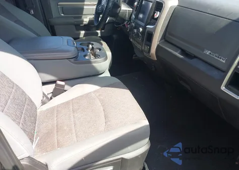 2018 Ram 1500 Big Horn 4X4 6'4 Box из США, поврежденный, VIN 1C6RR7GG2JS310656